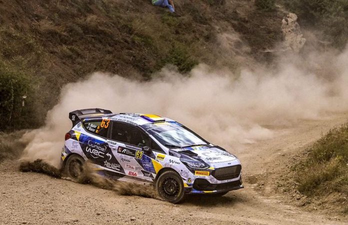 Aceasta este mașina pe care cei 2 concurează în campionatul mondial de raliuri la juniori