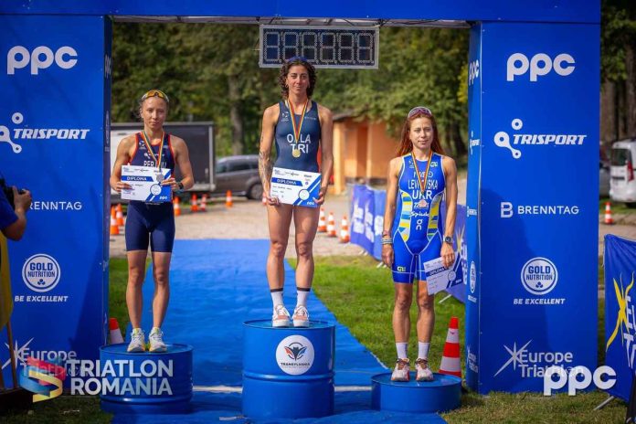 Alessia Orla la Balcaniada de la Izvorani 2024, sub steagul Fed Internationale 1 - FOTO FR Triatlon