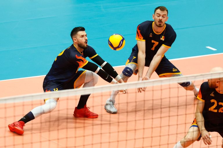 Fotomodele pentru o zi, voleibalistele vor să rămână neînvinse în Golden League Fotomodele pentru o zi, voleibalistele vor să rămână neînvinse în Golden League