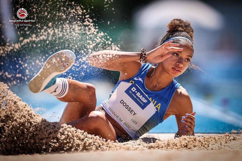 Povestea fabuloasă a lui Jennifer Dossey, campioană la triplusalt!